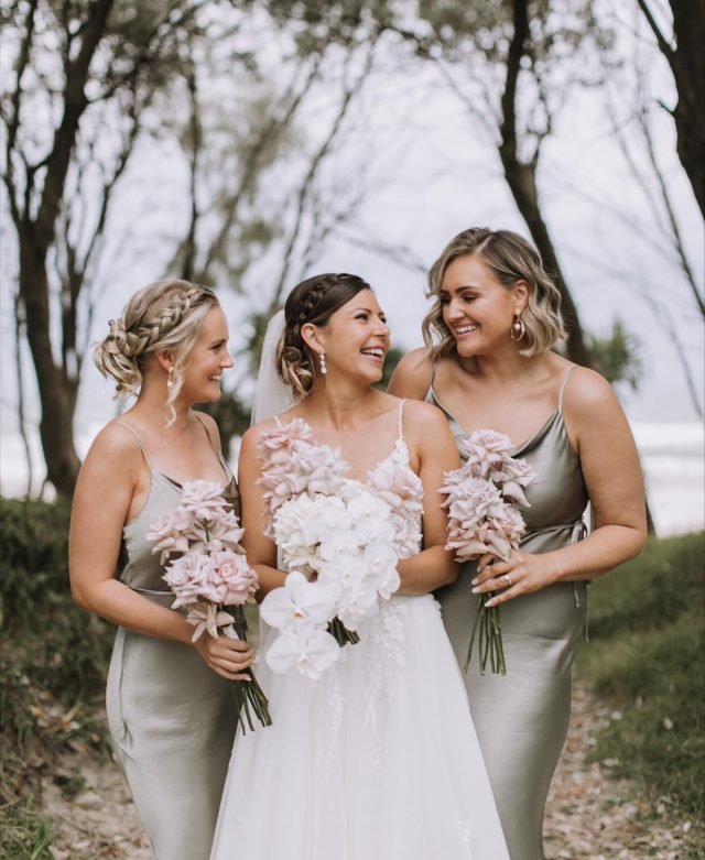 Stunning Rach + her girls 💛🤍
What a gorgeous day a couple of weeks ago ✨

Venue @babalou_weddings_events 
Photographer @kristinawild_ 
Florals @arcticfox.weddings 

#tweedcoasthairstylist #tweedcoastmakeupartist #tweedcoastweddings #weddings #weddings2022 #airbrushmakeup #flawlessmakeup #summergroveweddings #northernnswweddings #goldcoastevents #australianbrides #bohemian #goldcoastwedding #weddinggoals #tweedcoastweddings #weddingaustralia #intimatewedding #modernwedding #byronbaywedding #tweedcoastwedding #goldcoast #wedding #babalouweddings #babalouweddingsandevents